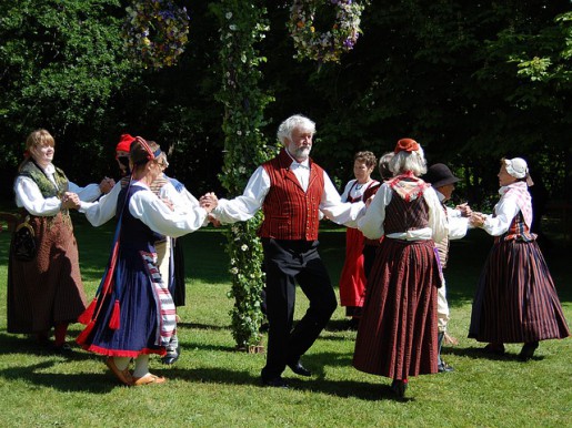 folk-dance-54530_640 folk-dance-54530_640